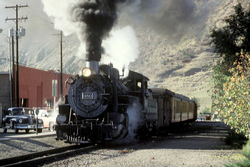 Ein Zug kommt aus Silverton