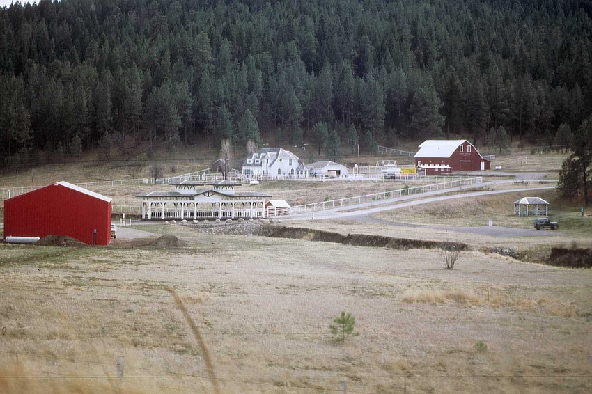 Pferderanch im Tal des Anmas Rivers